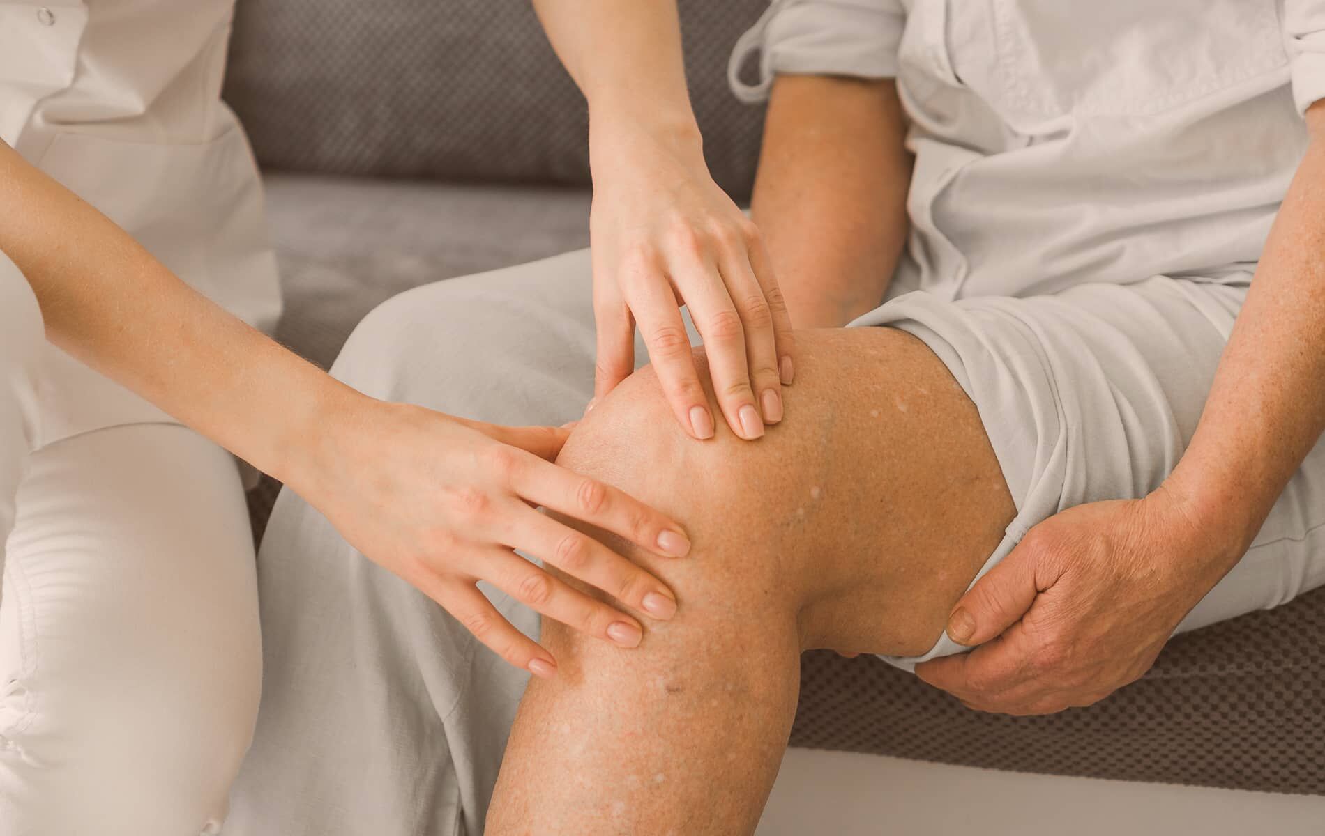 Gelenkschmerzen in der Postmenopause: Wenn die Knochen plötzlich zicken Gelenkschmerzen in der Postmenopause: Wenn die Knochen plötzlich zicken