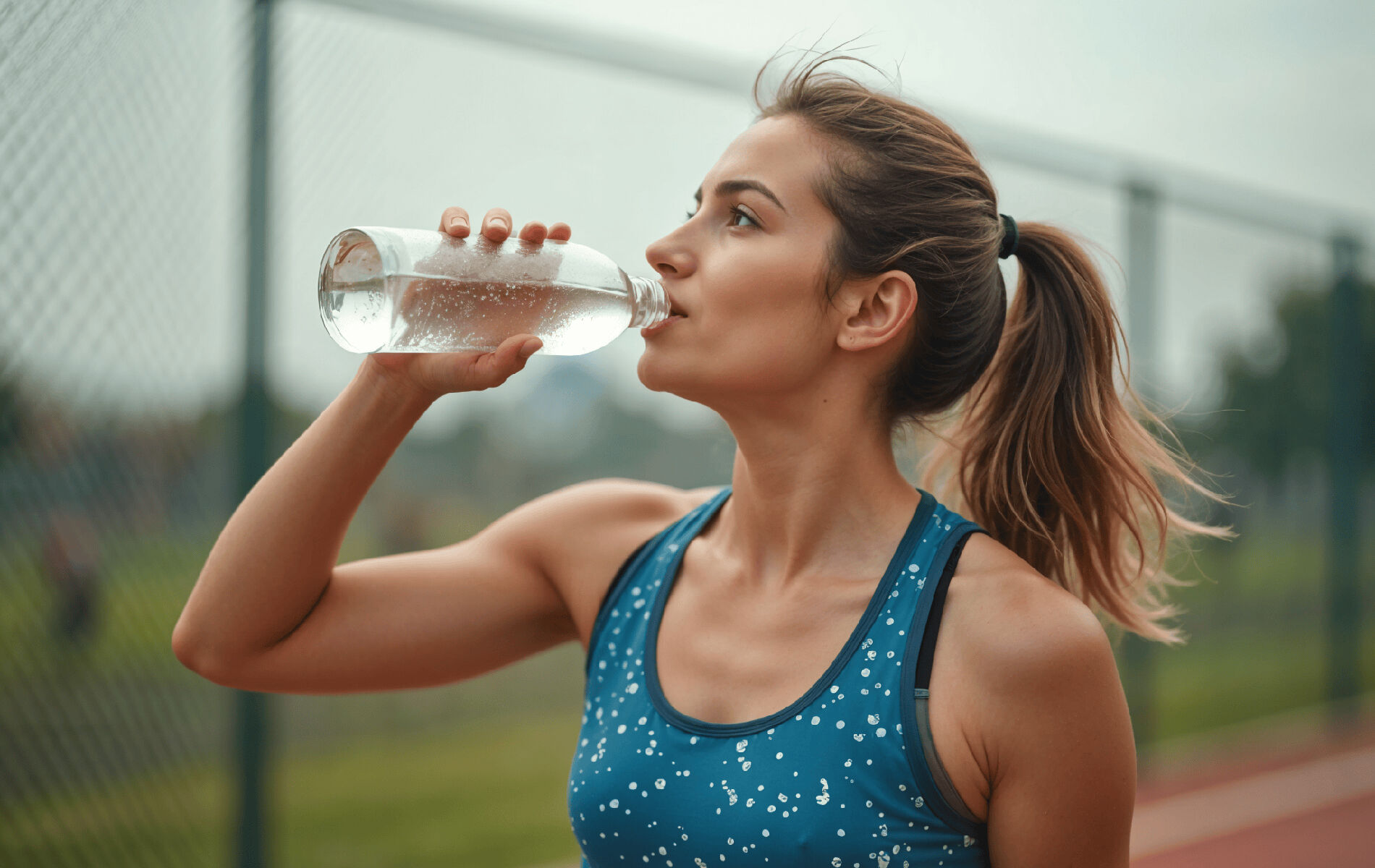 Die Rolle von Hydration für sportliche Leistung - Wasser als Dein bester Trainingspartner Die Rolle von Hydration für sportliche Leistung - Wasser als Dein bester Trainingspartner
